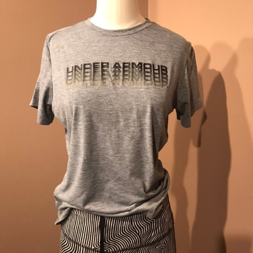Under Armour tshirt